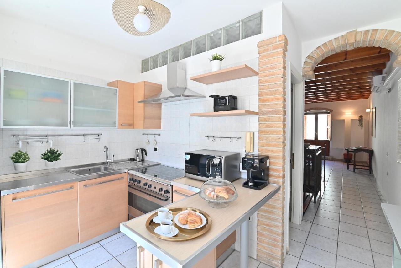 Izzhome Full Center Terrace Cagliari Bagian luar foto